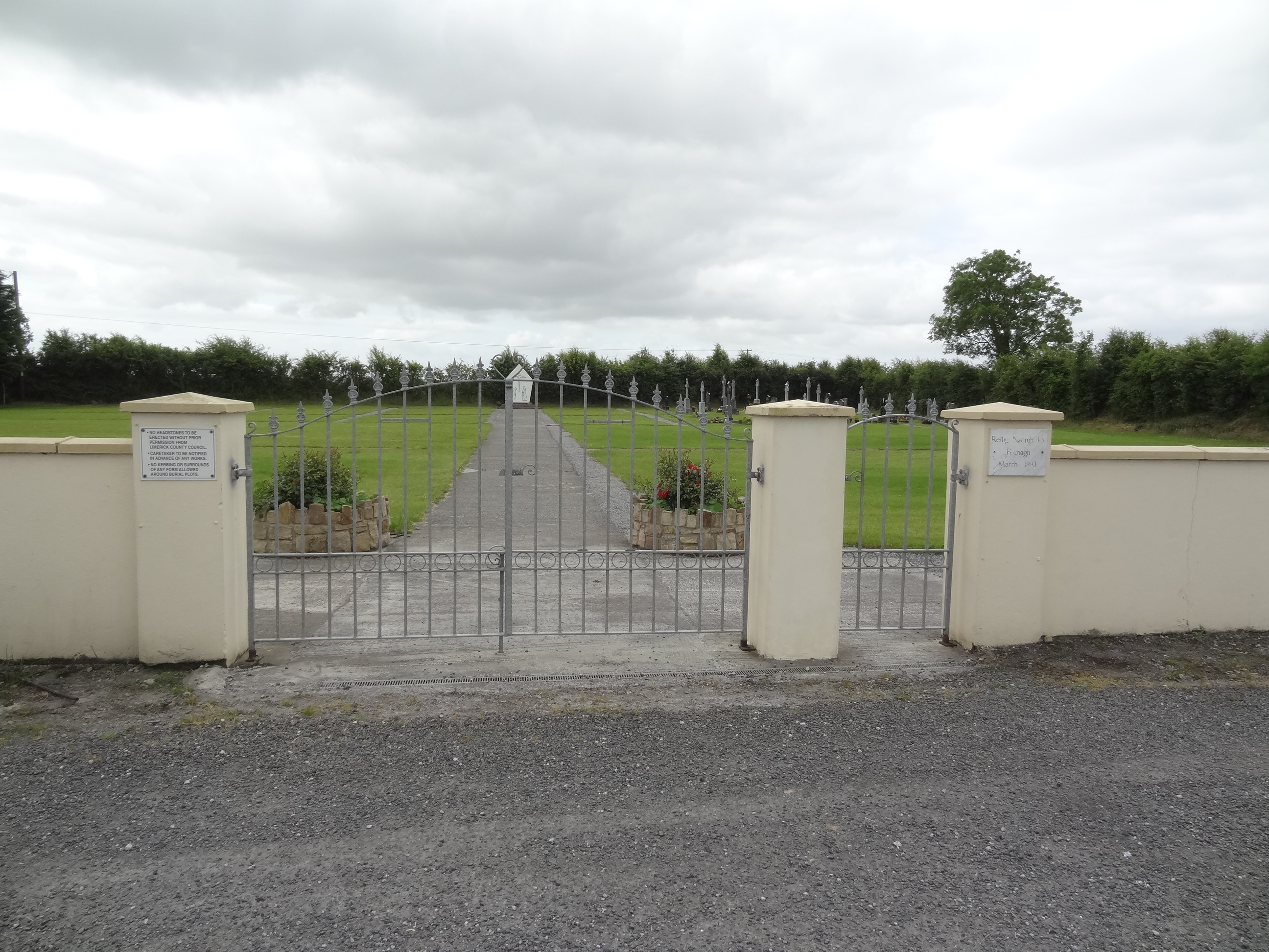 Reilig Naomh Ide Historic Graves